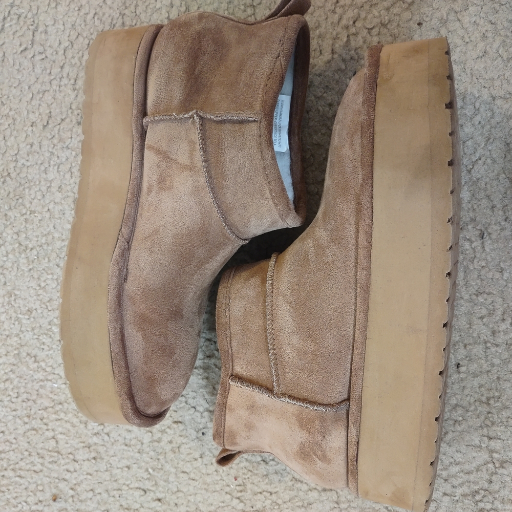 Men's Tan Suede Boots